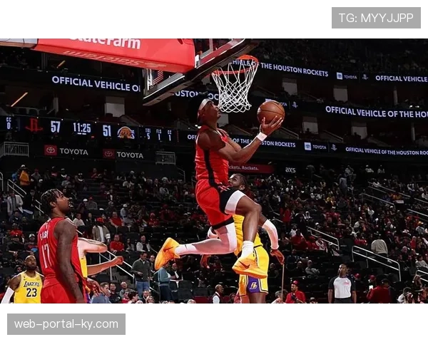 火箭阿门十八篮板创生涯新高 年轻前锋展现全能潜力 火箭阿门十八篮板创生涯新高 年轻前锋展现全能潜力